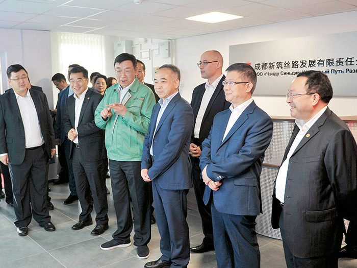  2018.8.29四川省委常委、成都市委书记范锐平视察pg赏金大对决股份“中白工业园”项目投产运营仪式